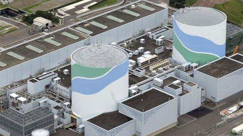 Japan restarts first nuclear power plant since Fukushima disaster - ảnh 1